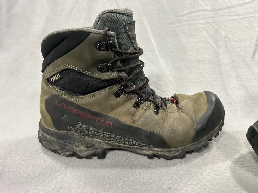 La Sportiva Nucleo High GTX Wide Boots Mens Size 9 Brown Waterproof Vibram Trail